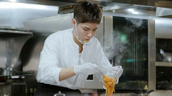 Park Bo Gum saat menjadi koki tampan di Itaewon Class