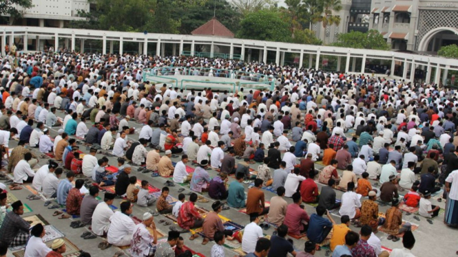 Shalat Idul Adha di Lapangan