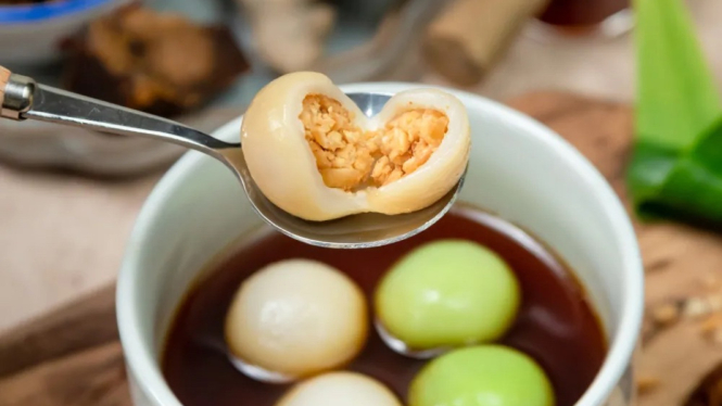 Wedang Ronde, minuman tradisional yang manis