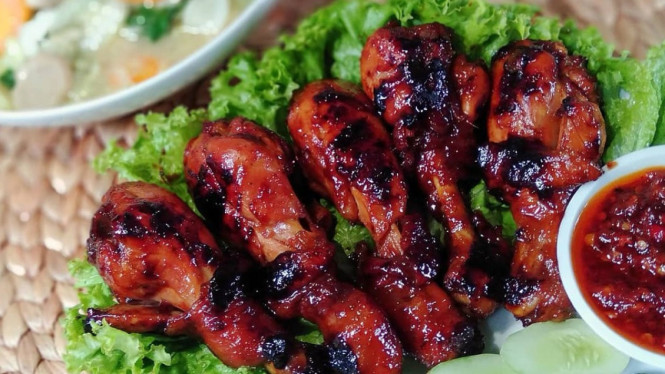 Ilustrasi Ayam Bakar Teflon