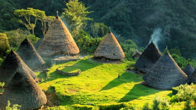 Keindahan desa adat Wae Rebo yang tersembunyi di atas awan