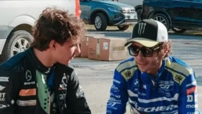 Antonelli (kiri) dan Rossi (kanan)