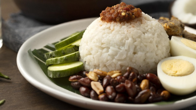 Ilustrasi nasi gemuk, makanan khas perayaan waisak di indonesia
