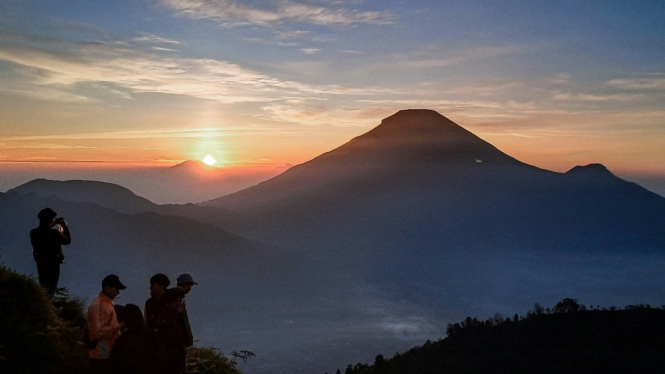 Menikmati Sunrisse di Bukit Sikunir