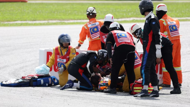 Ilustrasi prosedur keselamatan saat kecelakaan di MotoGP