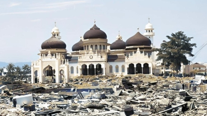 Masjid Baiturrahman berdiri kokoh kala Tsunami Aceh