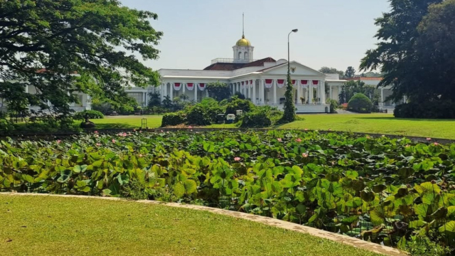 Kebun Raya Bogor, tempat wisata populer di Bogor Jawa Barat
