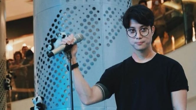 Oqituvchi yigitni jinsiy aloqa qilishga undadi.