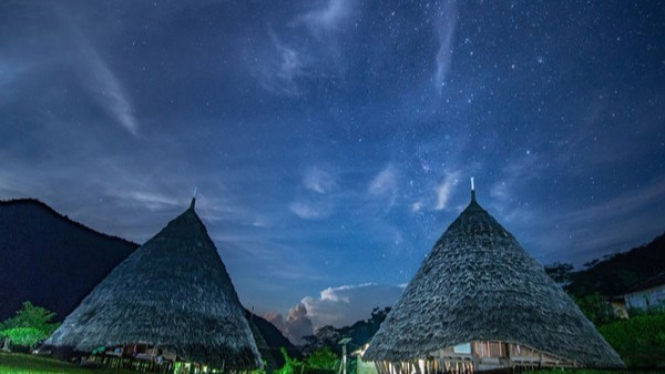 Desa Wae Rebo memberikan pesona pemandangan yang magis