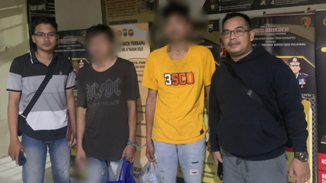Tersangka judi online ditangkap Kanit Reskrim Polsek Wongsorejo