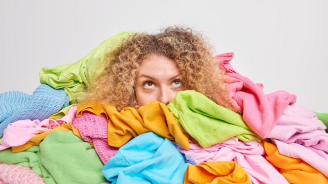 8 Trik Jitu Bikin Baju Rapi Tanpa Ribet, Gak Perlu Setrikaan!