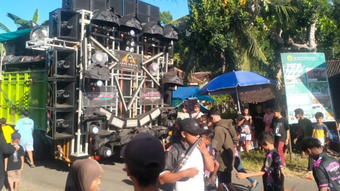 Adu suara jelang hari raya idul adha di pasar Rejosari