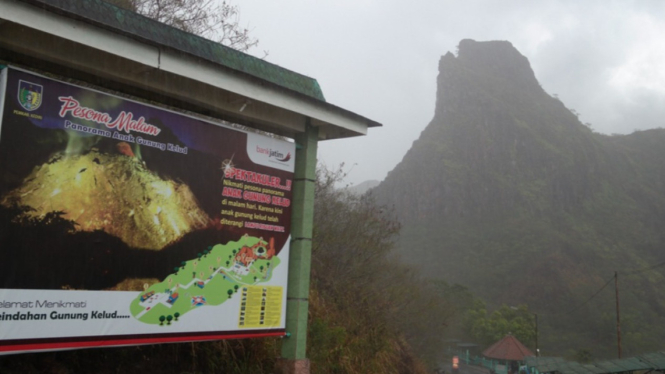 Trek perjalanan menuju Gunung Kelud