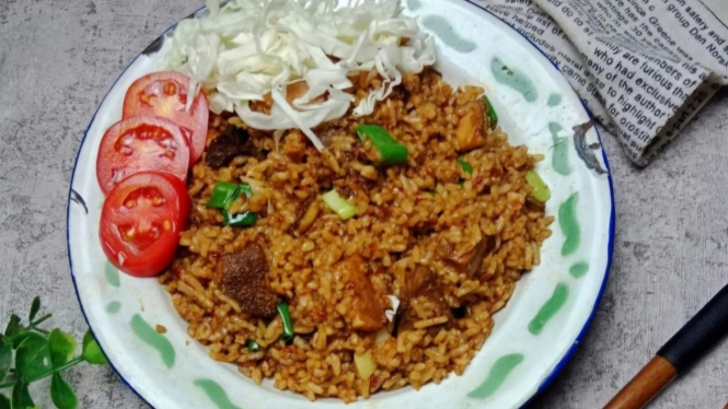 Sepiring nasi goreng babat ala abang gerobak