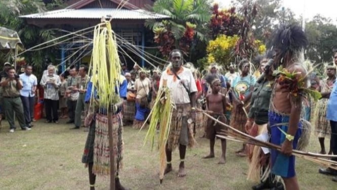 Tanam Sasi, upacara kematian suku Marind Papua.