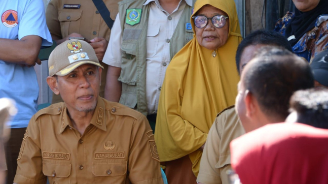 Wakil Bupati Bima, Irfan Zubaidy kunjungi korban kebakaran
