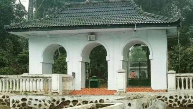 Komplek wisata religi wonobodro