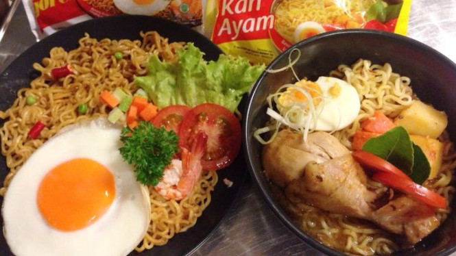 Seduh aduk nikmati mie instan lezat