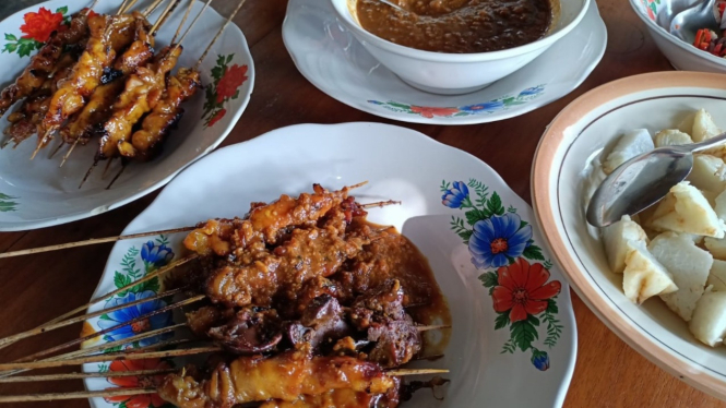 Sate Ambal, Citarasa Khas Bumbu Tempe yang Unik