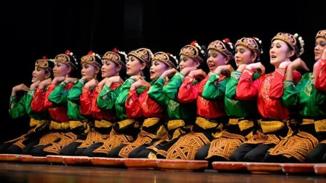 tari saman seni tradisional dari aceh