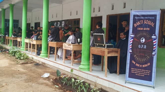 OPR Gelar Cukur Gratis di Ponpes Al Imaratul Mustaqimah