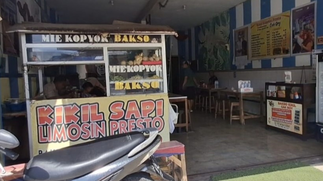 Viral! Bakso Kikil Limosin di Jember Jadi Jujukan Artis