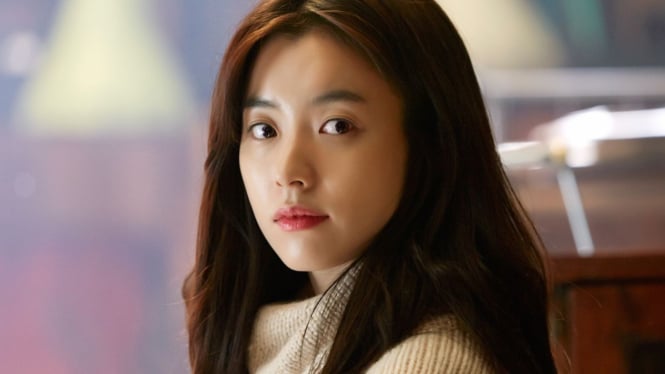 Han Hyo Jo saat tampil dalam film The Beauty Inside (2015)