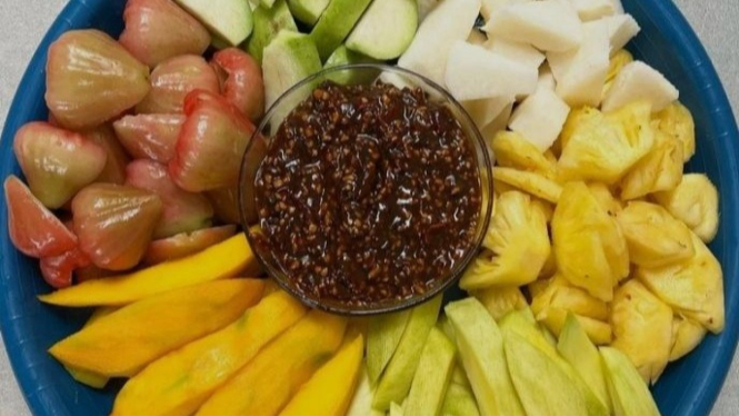 Cara Bikin Rujak Bumbu Nusantara, Manis dan Pedasnya Pas