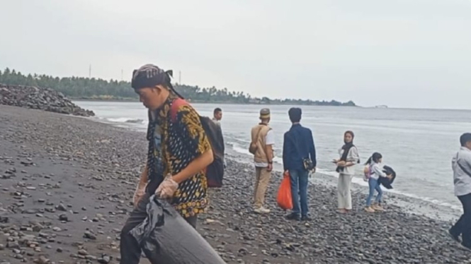 Forum Pembauran Kebangsaan Banyuwangi Gelar Aksi Bersih