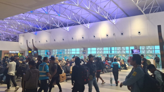 Kepadatan penumpang di bandara Lombok