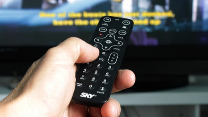 Remote control jangan dibersihkan dengan tisu basah
