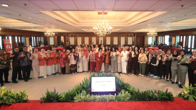 OJK menggelar ToT bagi kaum perempuan dan Ibu rumah tangga.