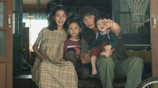 Keluarga kecil Ae Sun dan Gwan Sik di When Life Gives You Tangerines