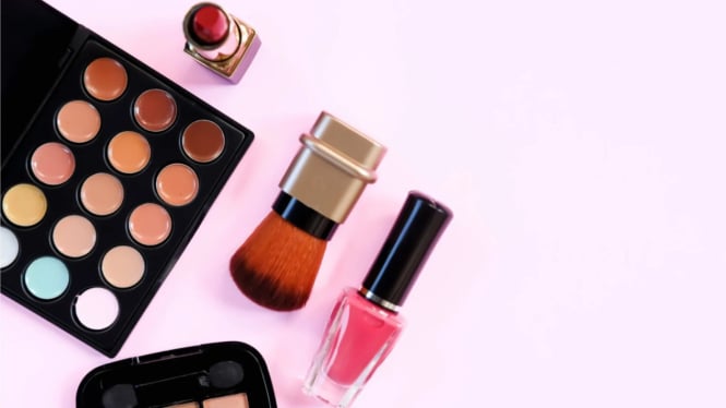 Makeup Touch Up Cepat Saat Mau Ketemu Klien