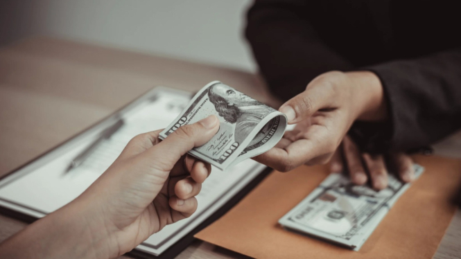 Gaji Bulanan Ujung-ujungnya Minus? Coba Metode Cash Envelope