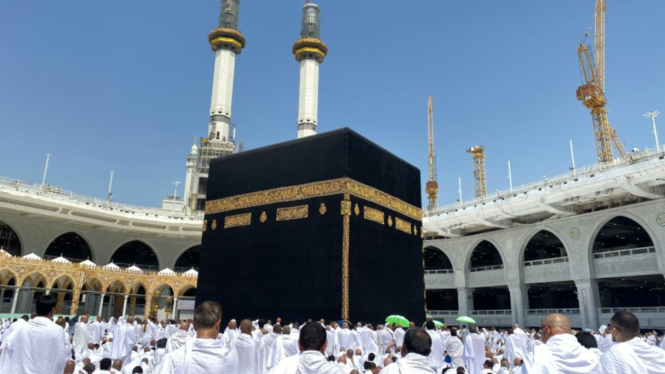 Gaji UMR Tapi Mau Umrah? Ini Strategi Finansialnya