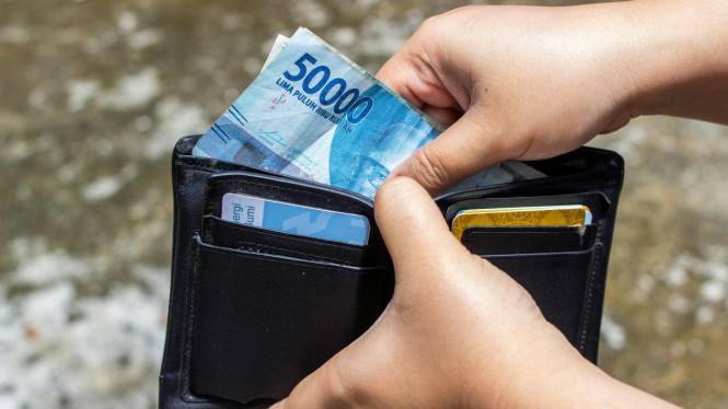 Cara menabung hemat dengan gaji umr