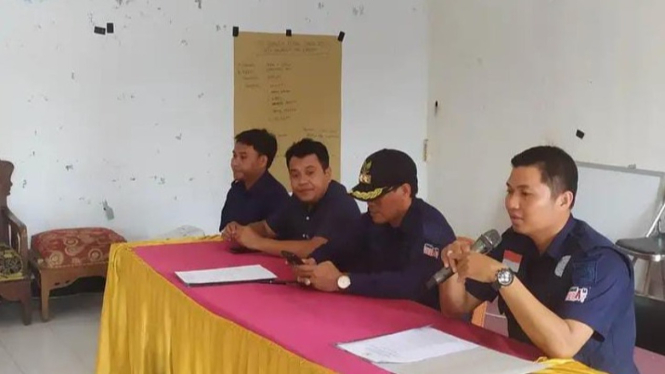 Kepala Desa Jagaraga, Muhamad Hasyim, memimpin musy