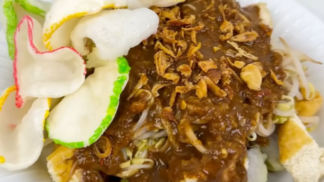 Tahu Tek, Salah Satu Kuliner Khas Surabaya yang Nikmat