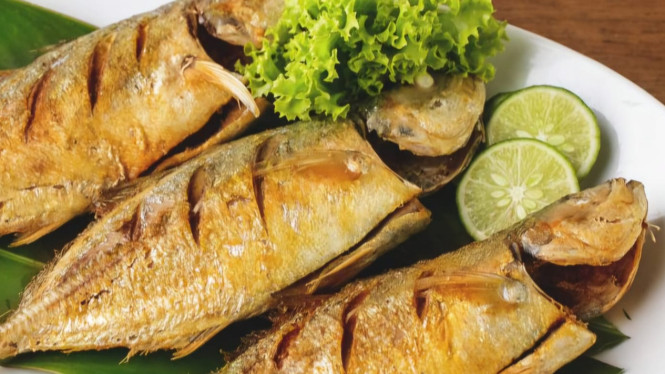 Ikan kembung goreng yang garing dan renyah