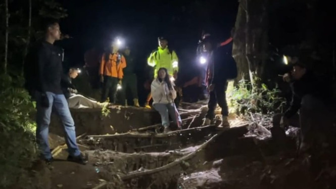 Ibu dan Anak ditemukan selamat di Gunung Batukaru