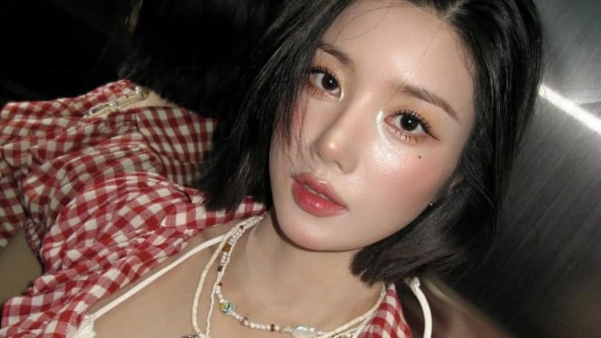 Kwon Eunbi sebelum tampil di panggung Waterbomb Seoul 2025.