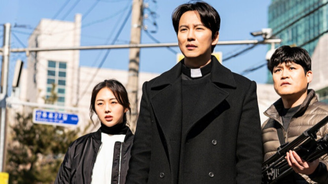 The Fiery Priest, salah satu dari 5 drama komedi bikin ngakak