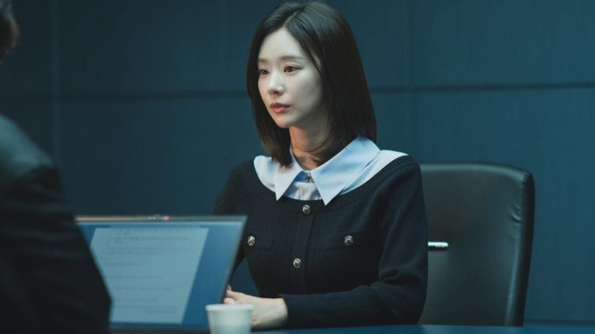 Lee Joo Bin saat bermain peran di Queen of Tears