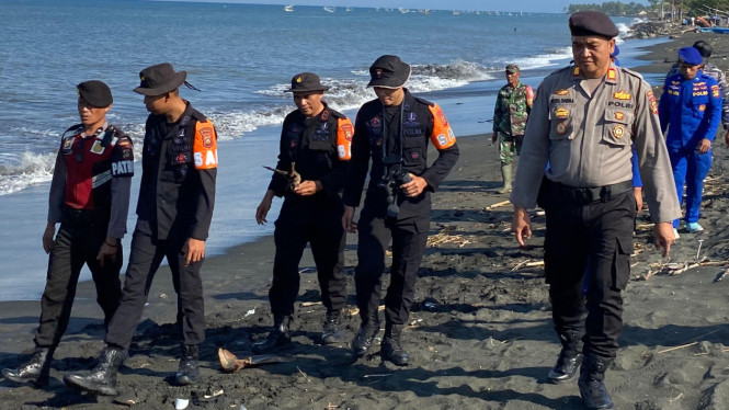 Penyisiran pantai selatan Jembrana