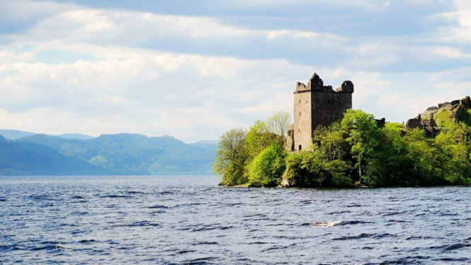Perairan danau loch ness yang memiliki sejumlah mitos