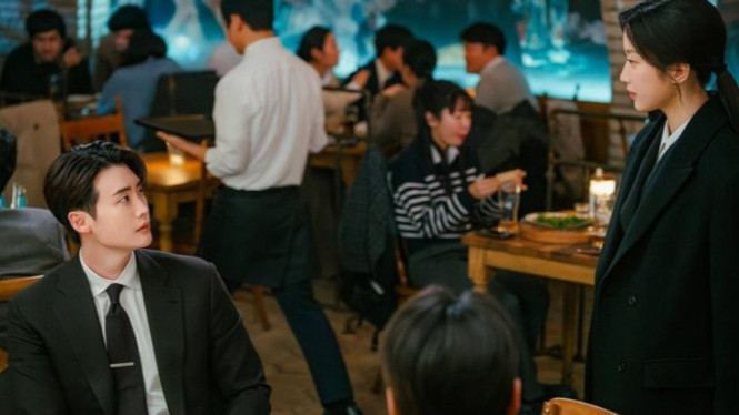 Lee Jong Suk dan Moon Ga Young dalam Drakor Law And The City