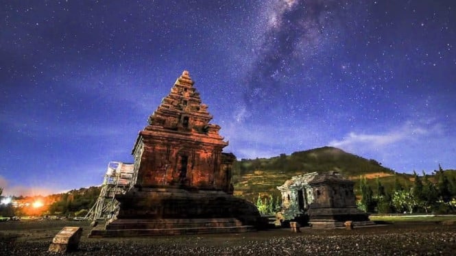 Kawasan Candi Arjuna, Dieng - Jawa Tengah, ketika malam