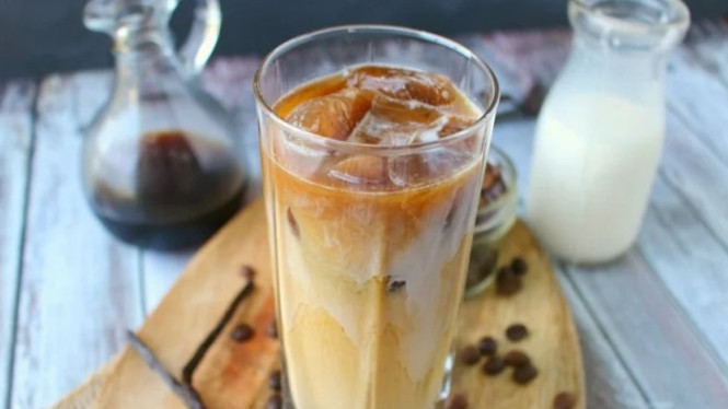Resep es kopi susu gula aren ala kafe