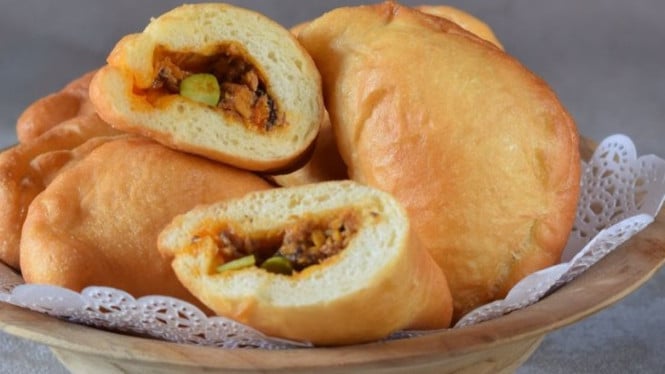 Panada tuna pedas Manado, camilan untuk teman ngopi